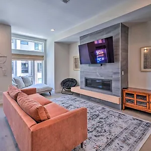 Holiday home Townhome With Rooftop Deck Walk To Denver