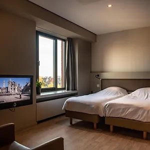 Castelnou Hotel Gent
